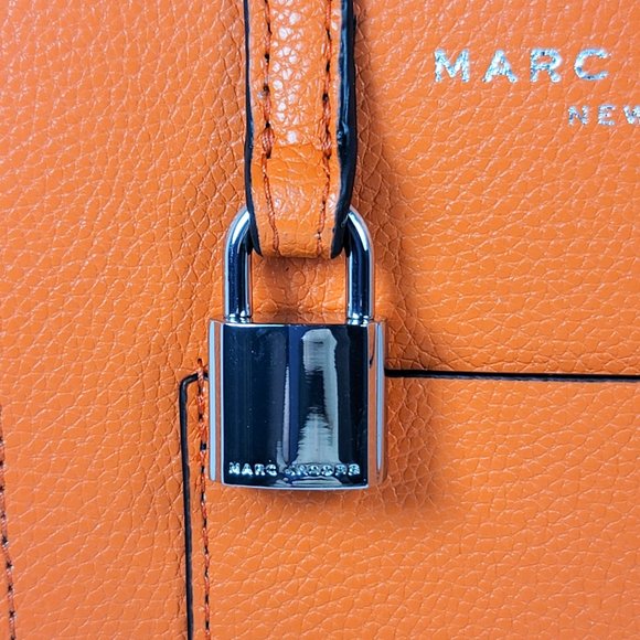 Marc Jacobs New Micro Leather Cross Body Tote - Picture 3 of 12